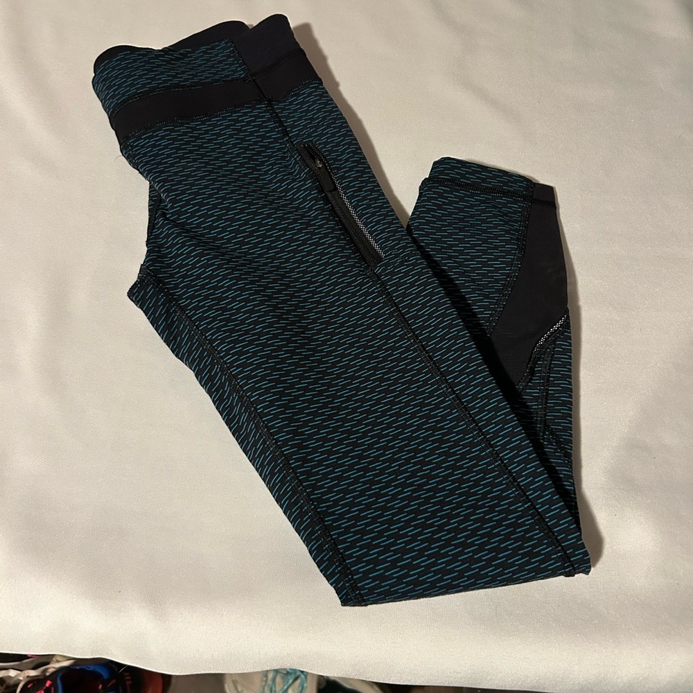 Lululemon Teal and Black Patterned Leggings
